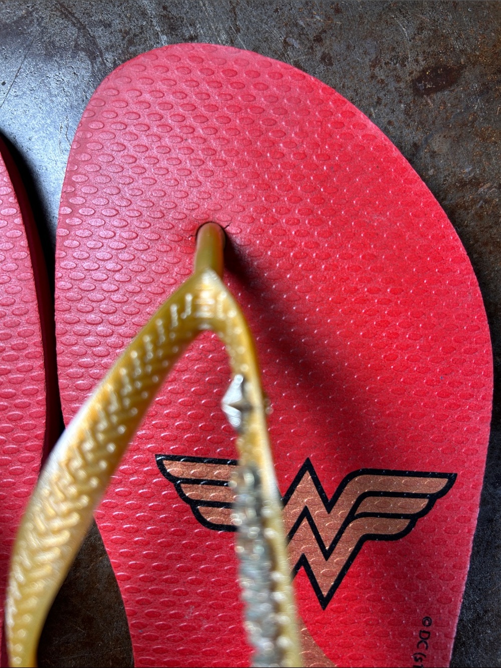 Havaianas Wonder Woman Flip Flops - Red, Blue, Gold - Picture 9 of 16
